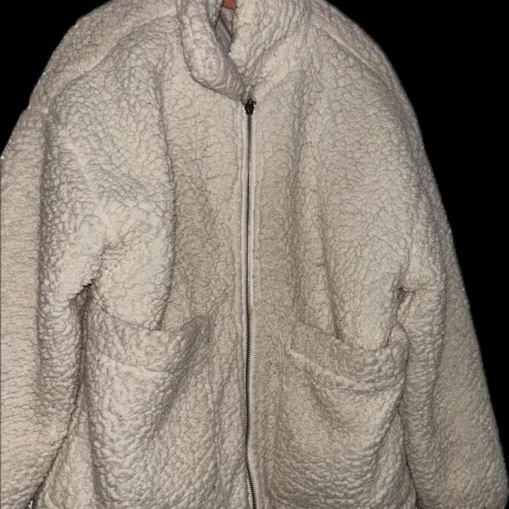 Cozy White Sherpa Jacket cream zip front me Jane brand like new - Picture 3 of 14